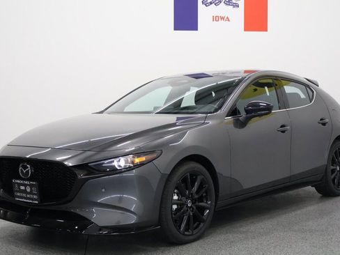 New 2025 MAZDA MAZDA3 Hatchback w/Premium Plus Pkg image 8