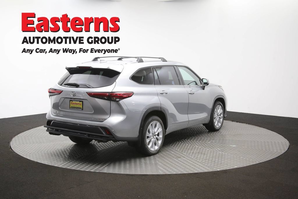 Used 2021 Toyota Highlander Limited AWD/4WD image 45