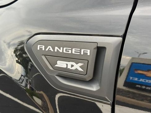 Used 2019 Ford Ranger XL w/ FX4 Off-Road Package AWD/4WD image 9