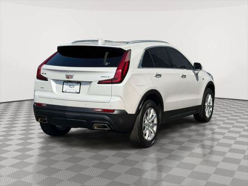 Used 2023 Cadillac XT4 Luxury w/ Cold Weather Package AWD/4WD image 7