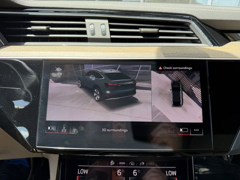 Used 2024 Audi Q8 e-tron Premium Plus AWD/4WD image 23