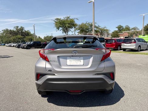 Used 2018 Toyota C-HR XLE FWD image 4