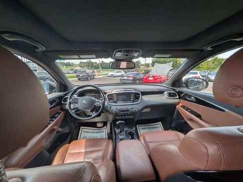 Used 2019 Kia Sorento SX FWD image 33