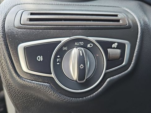 Used 2022 Mercedes-Benz GLC 300 image 30