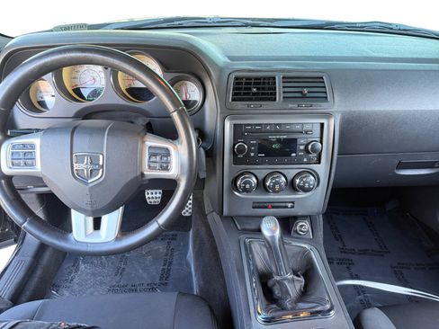 Used 2014 Dodge Challenger R/T RWD image 11