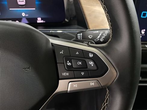 Used 2025 Volkswagen Atlas SE AWD/4WD image 15