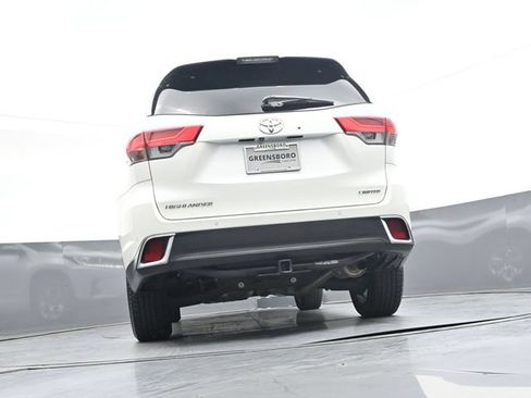 Used 2019 Toyota Highlander Limited FWD image 34