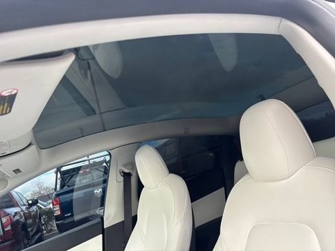 Used 2022 Tesla Model Y Performance image 23