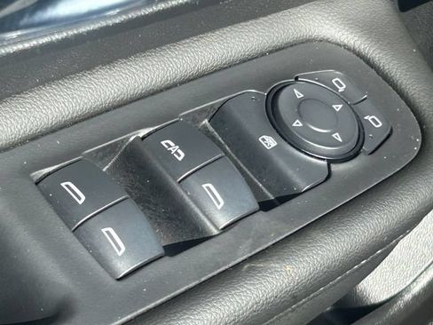 Used 2024 GMC Terrain SLE AWD/4WD image 28