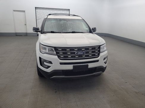 Used 2017 Ford Explorer XLT w/ Equipment Group 202A AWD/4WD image 14