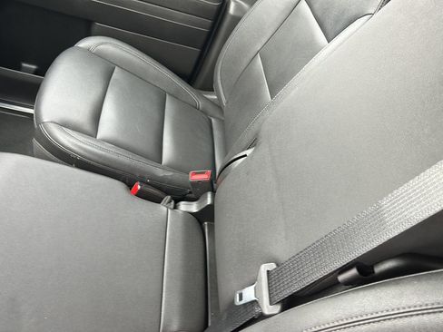 Used 2025 GMC Sierra 1500 SLT image 21