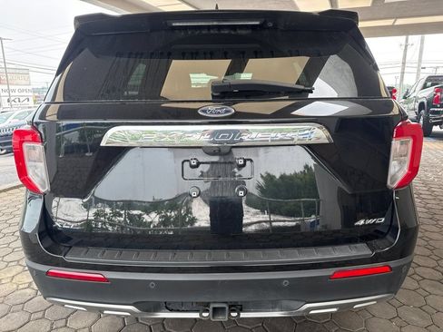 Used 2023 Ford Explorer XLT w/ Equipment Group 202A AWD/4WD image 7