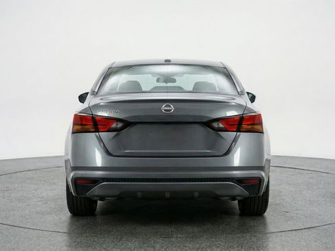 Used 2025 Nissan Altima 2.5 SV image 7