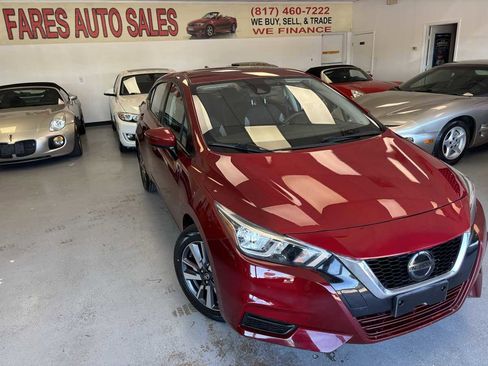 Used 2020 Nissan Versa SV w/ Trunk Package FWD image 5