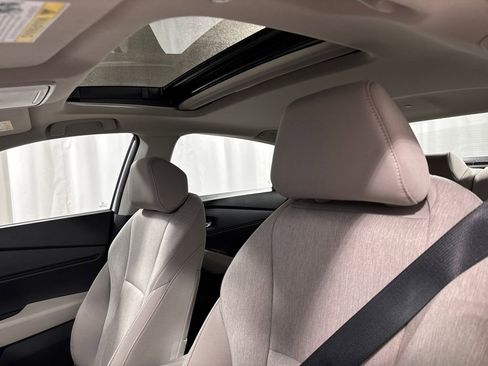 Certified 2024 Honda Accord EX image 39