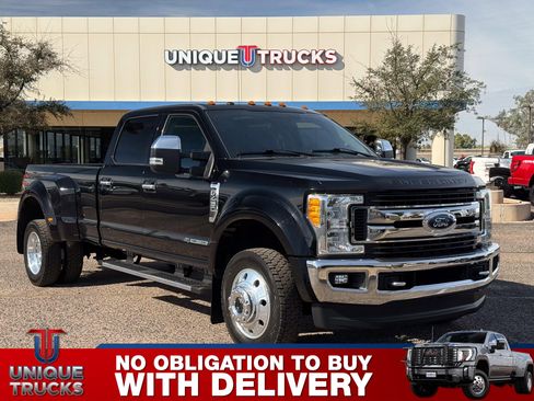 Used 2017 Ford F450 XLT w/ XLT Premium Package image 3