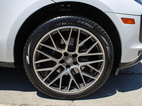 Used 2020 Porsche Macan AWD/4WD image 40