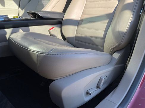 Used 2017 Ford Fusion SE w/ Fusion SE Technology Package image 29