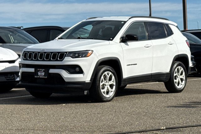 Used 2024 Jeep Compass Latitude AWD/4WD image 10