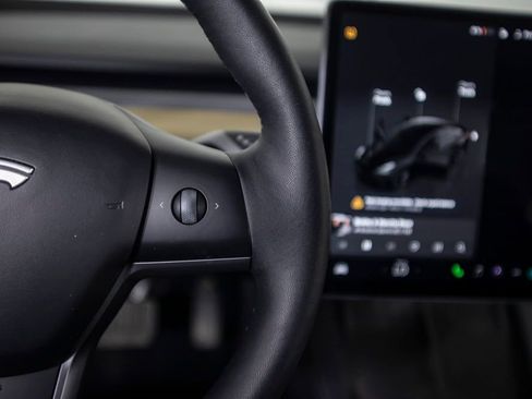 Used 2023 Tesla Model 3 Standard Range image 31