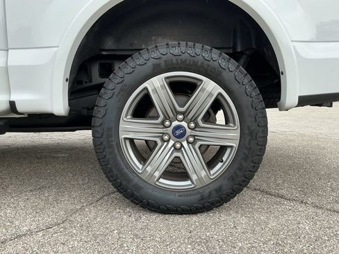 Used 2019 Ford F150 Lariat w/ Equipment Group 502A Luxury AWD/4WD image 10