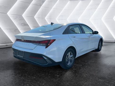 New 2026 Hyundai Elantra SE image 7