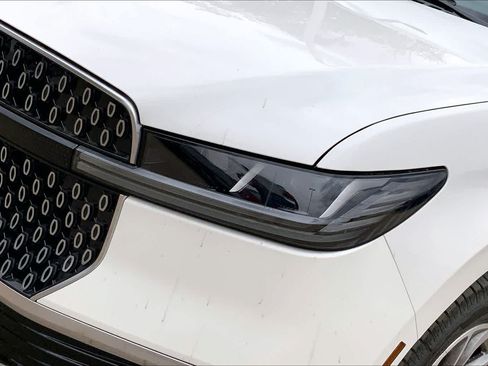 New 2026 Lincoln Navigator Reserve AWD/4WD image 13