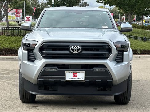 New 2025 Toyota Tacoma SR5 image 8