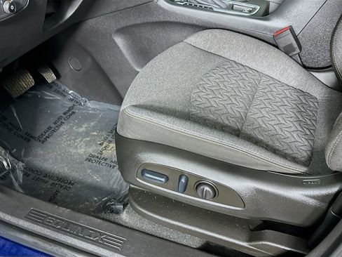 Used 2023 Chevrolet Equinox LT image 27