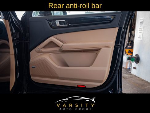 Used 2022 Porsche Cayenne Coupe w/ Premium Package image 30