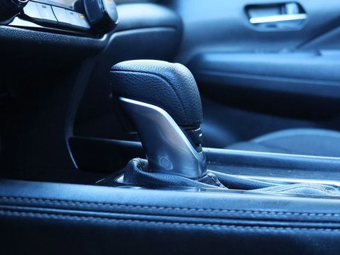 Used 2021 Nissan Kicks SV image 48