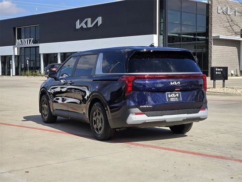 New 2026 Kia Carnival FWD image 3