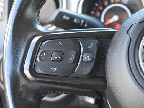 Used 2022 Jeep Gladiator Sport image 16