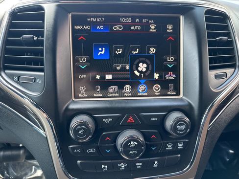 Used 2014 Jeep Grand Cherokee Overland w/ Advanced Technology Group AWD/4WD image 11