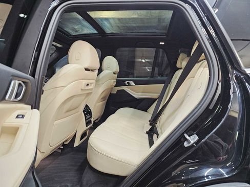 Used 2022 BMW X5 xDrive40i w/ Parking Assistance Package image 25