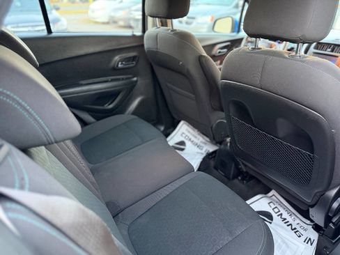 Used 2016 Chevrolet Trax LS image 17