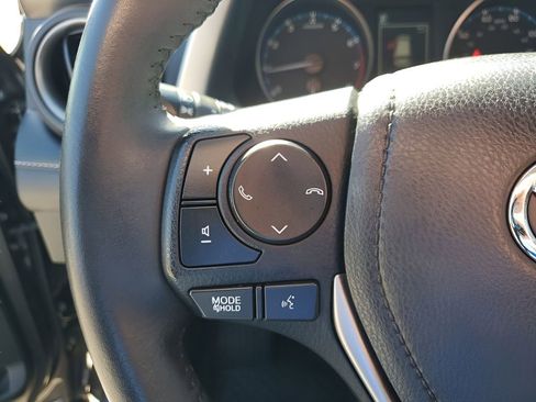 Used 2018 Toyota RAV4 XLE image 32