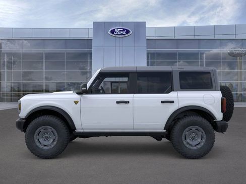 New 2025 Ford Bronco Badlands image 3