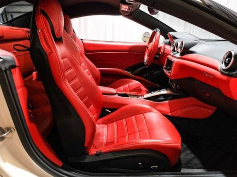 Used 2018 Ferrari California T image 38