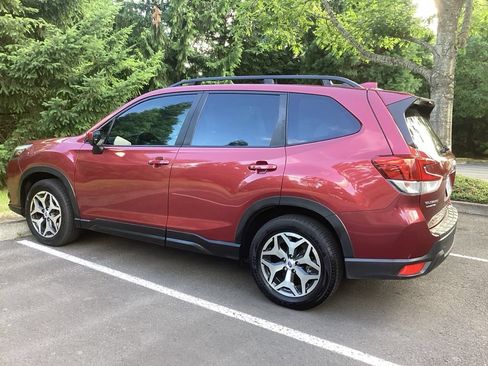 Used 2022 Subaru Forester Premium w/ Popular Package #1 AWD/4WD image 10