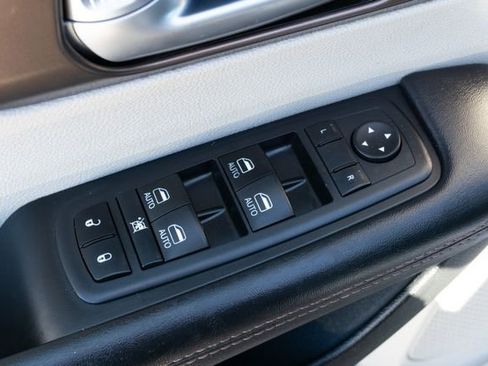 Used 2018 Chrysler Pacifica Touring-L Plus w/ Advanced Safetytec Group image 15