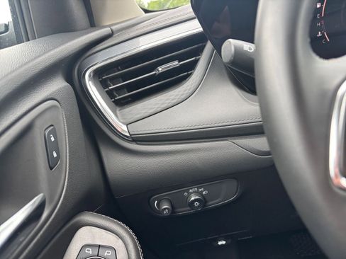 Used 2025 Buick Encore GX Preferred FWD image 33