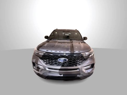 Used 2022 Ford Explorer ST-Line AWD/4WD image 3