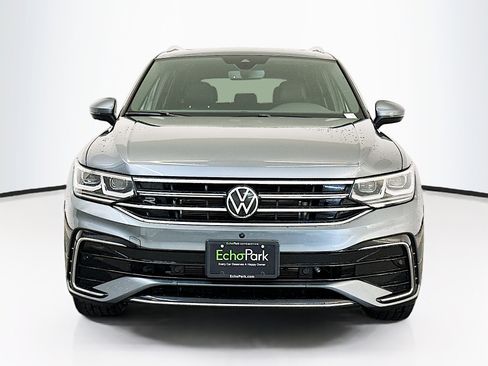 Used 2022 Volkswagen Tiguan SEL R-Line AWD/4WD image 2