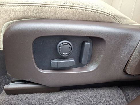 Used 2021 Land Rover Range Rover Sport SE image 18