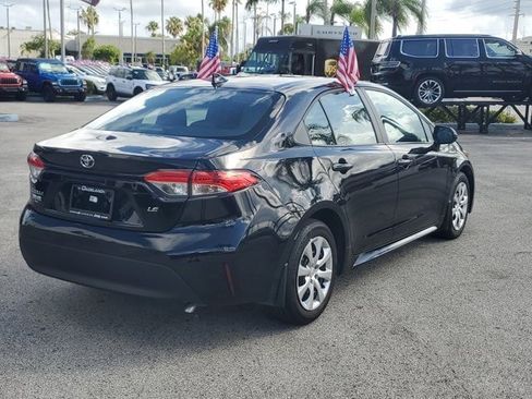 Used 2025 Toyota Corolla LE FWD image 7