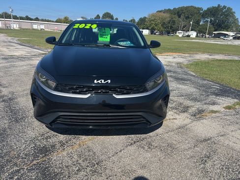 Used 2024 Kia Forte LXS image 5