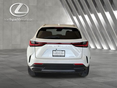 Certified 2025 Lexus NX 250 FWD w/ Towing Package (2000 Lbs) image 28