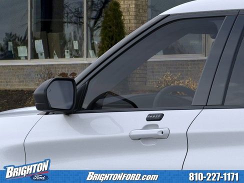 Used 2026 Ford Explorer Active AWD/4WD image 21