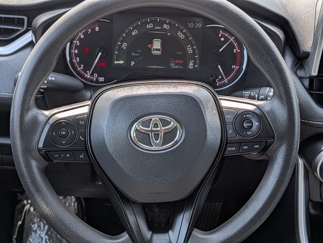 Used 2025 Toyota RAV4 XLE FWD image 12